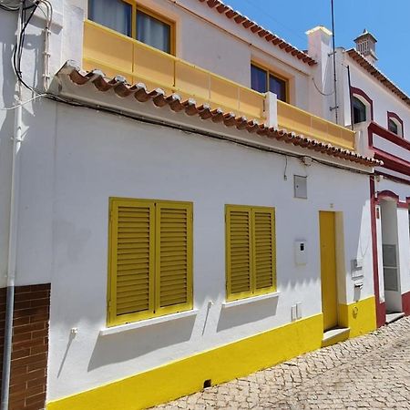 לאגוּ‏ש Lovelystay - Yellow Submarine House מראה חיצוני תמונה