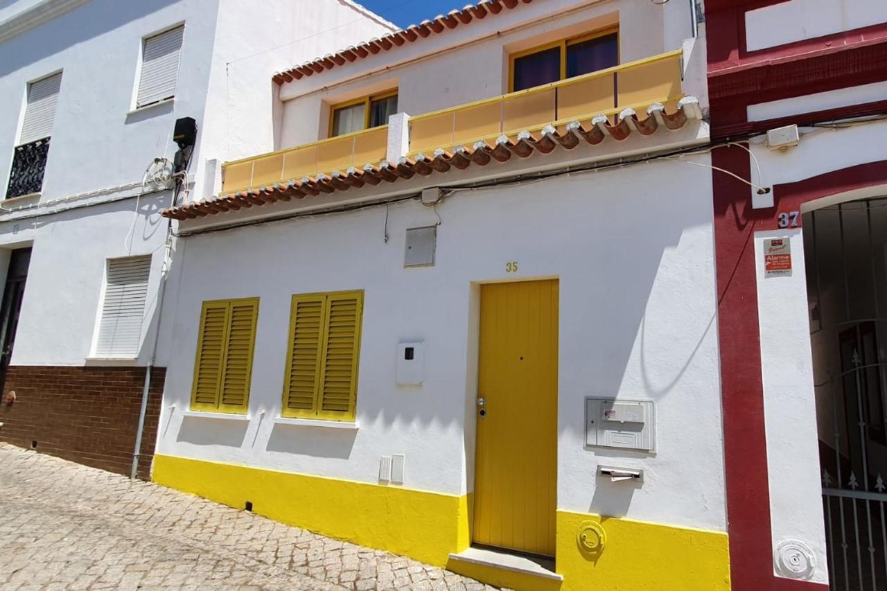 לאגוּ‏ש Lovelystay - Yellow Submarine House מראה חיצוני תמונה